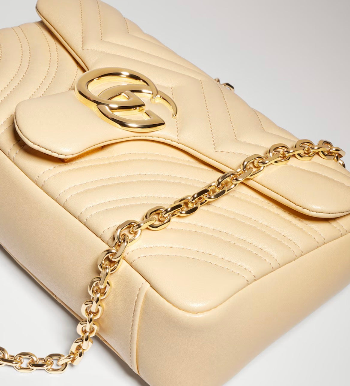 GG Marmont medium shoulder bag