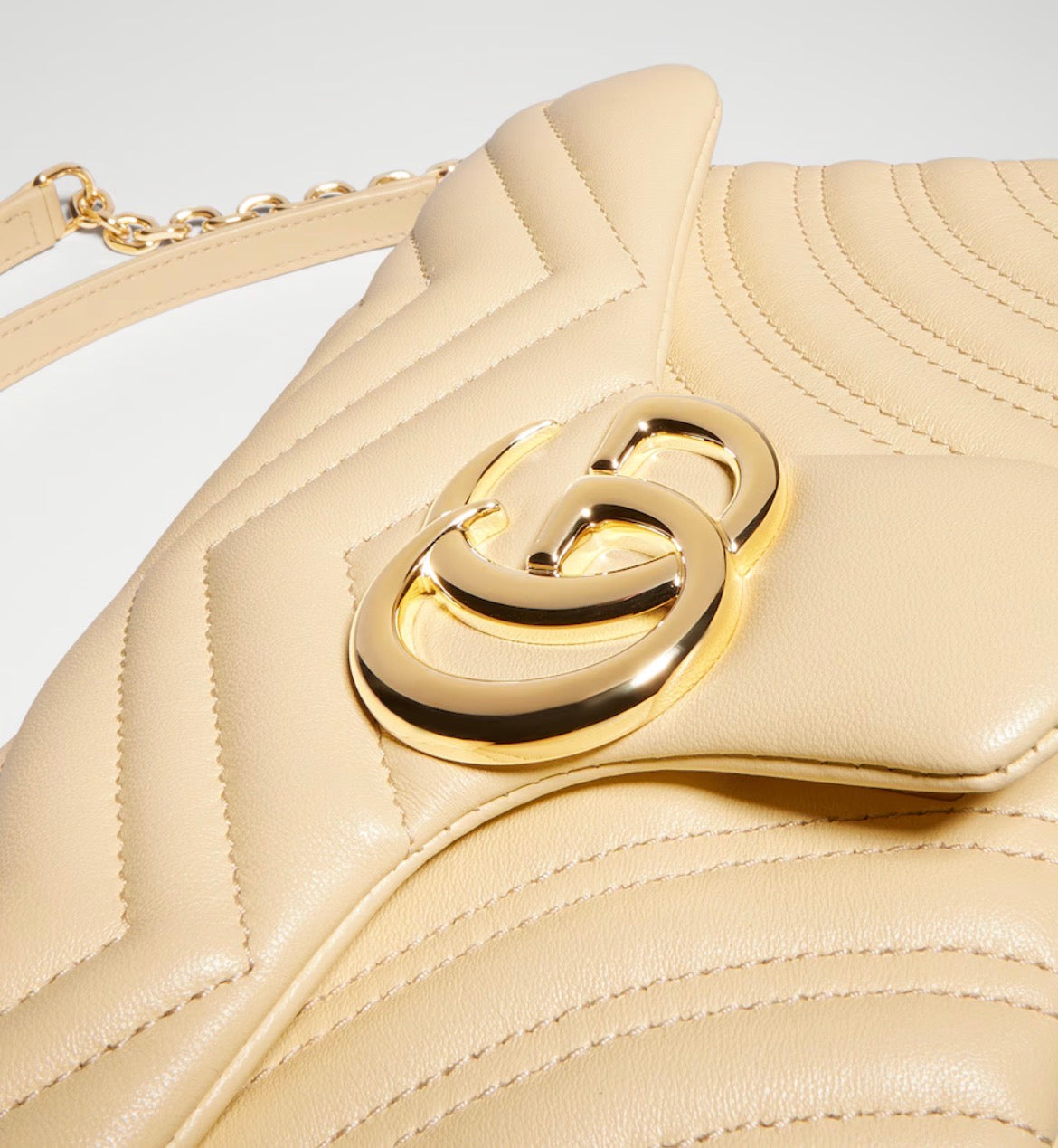 GG Marmont medium shoulder bag